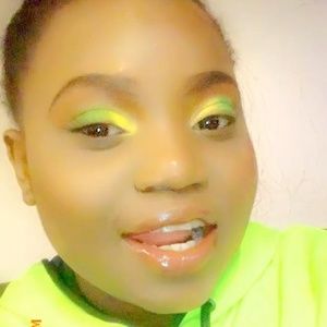 Meet your Posher, Nelly